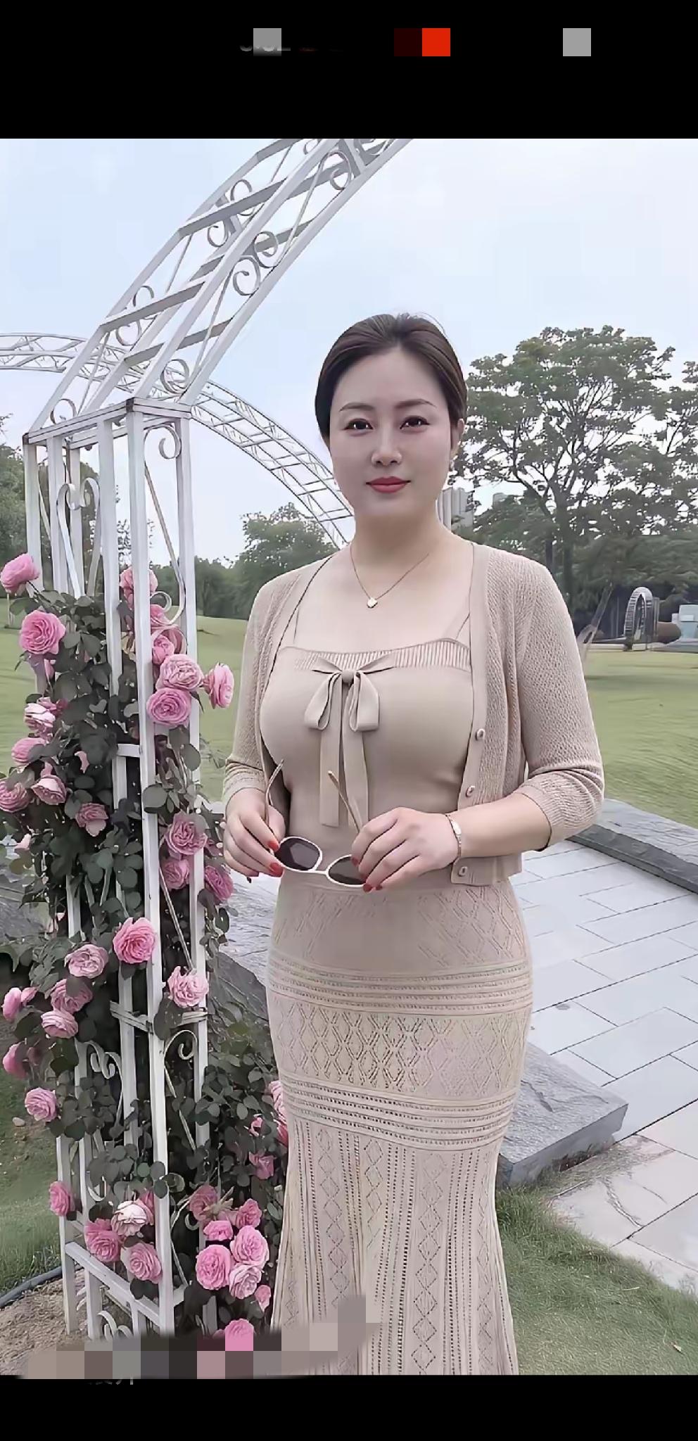 [燃烧的心]旺夫[燃烧的心]
明理心宽体态丰，
端庄善目旺夫容。
君如诚意倾全力