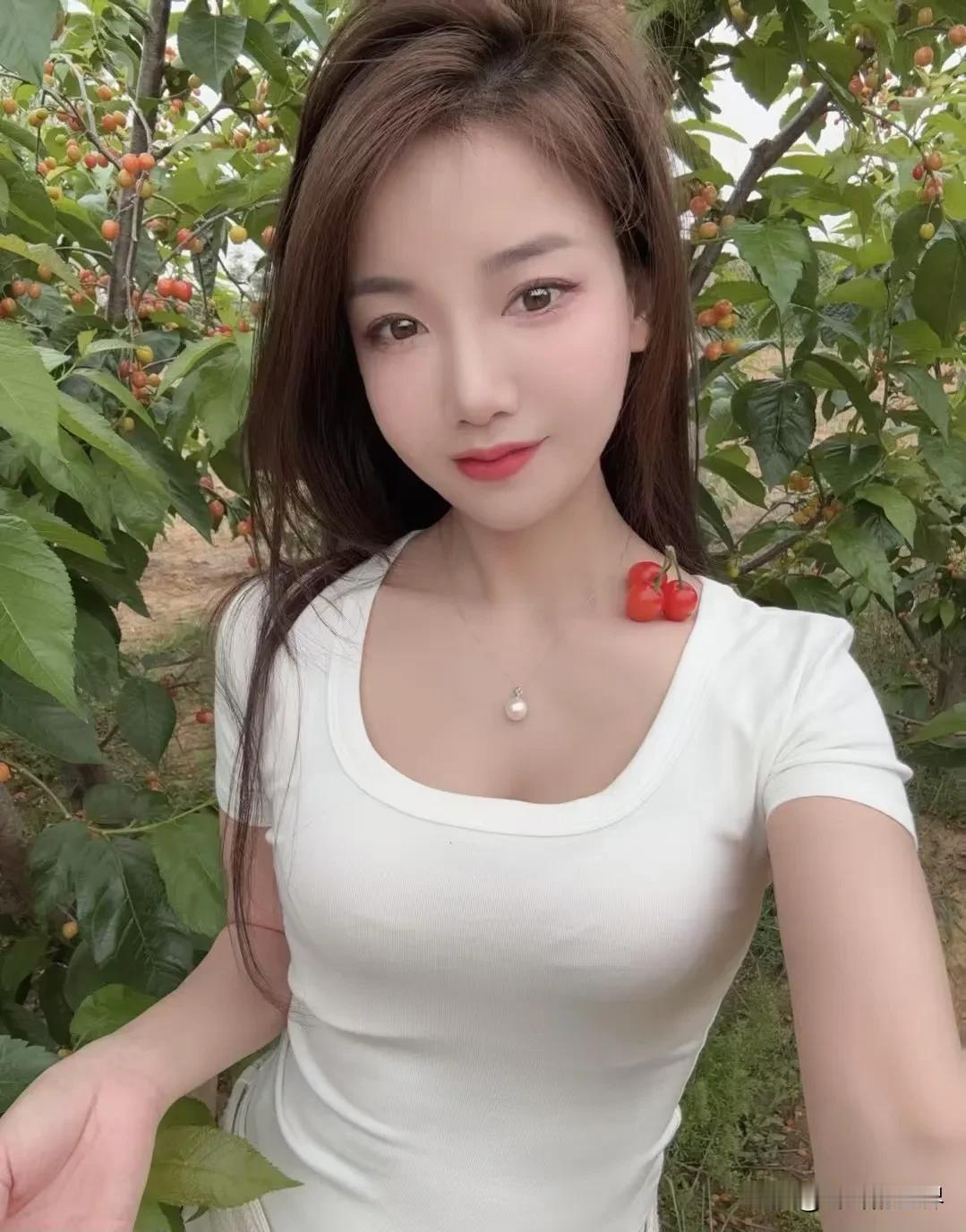 这句话点醒了我:
喜欢的东西，不要小心翼翼舍不得用，而是要使劲用，包括喜欢的人。