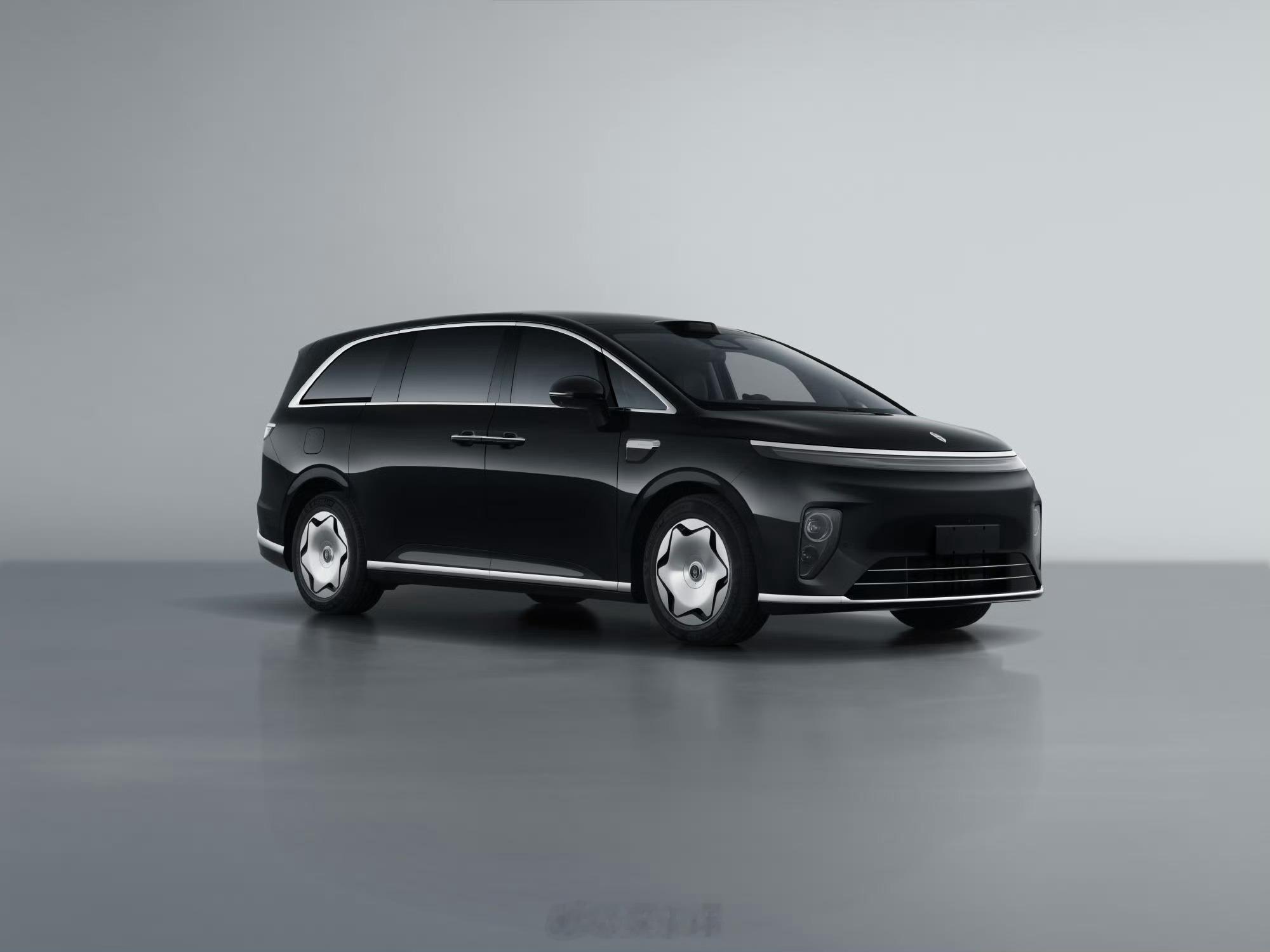 鸿蒙智行第4款MPV，享界V8实拍图曝光！长宽高5335mm*2005mm*18