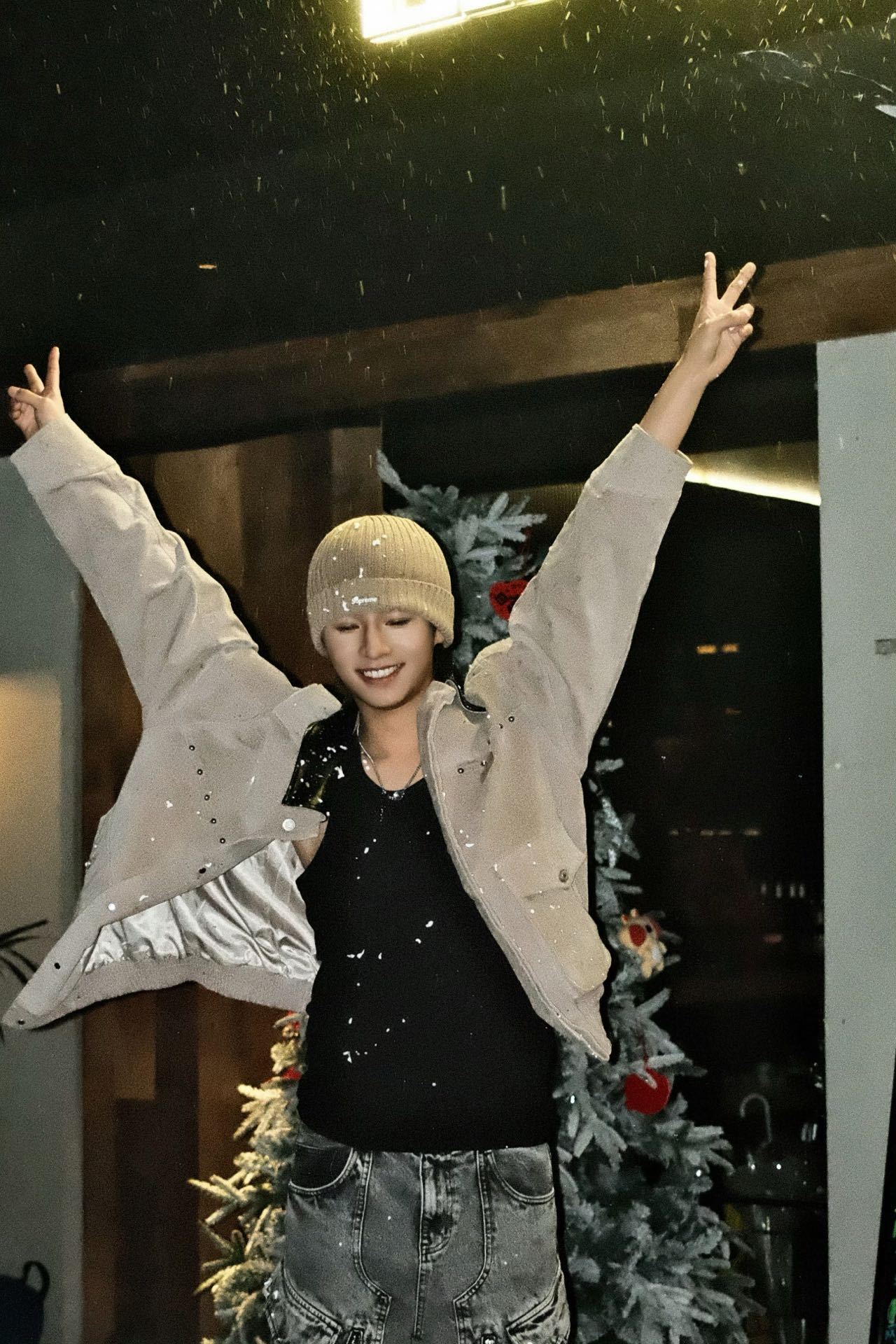 王子浩不愧是张艺兴选出来的人魔力歌先生 新舞台一看，DNA直接动了。那个律动、那