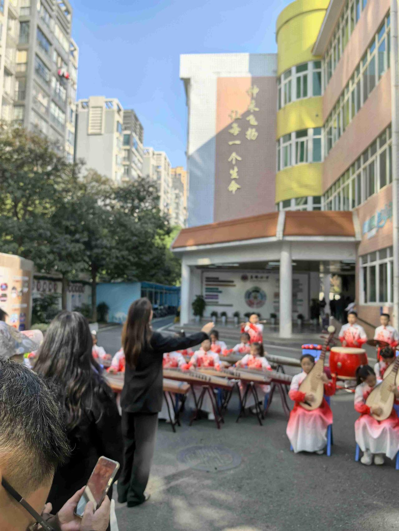 我的今日状态：😁轻松愉快
我这里的天气：☀️晴天
秋日生活记录 晒秋日打卡 