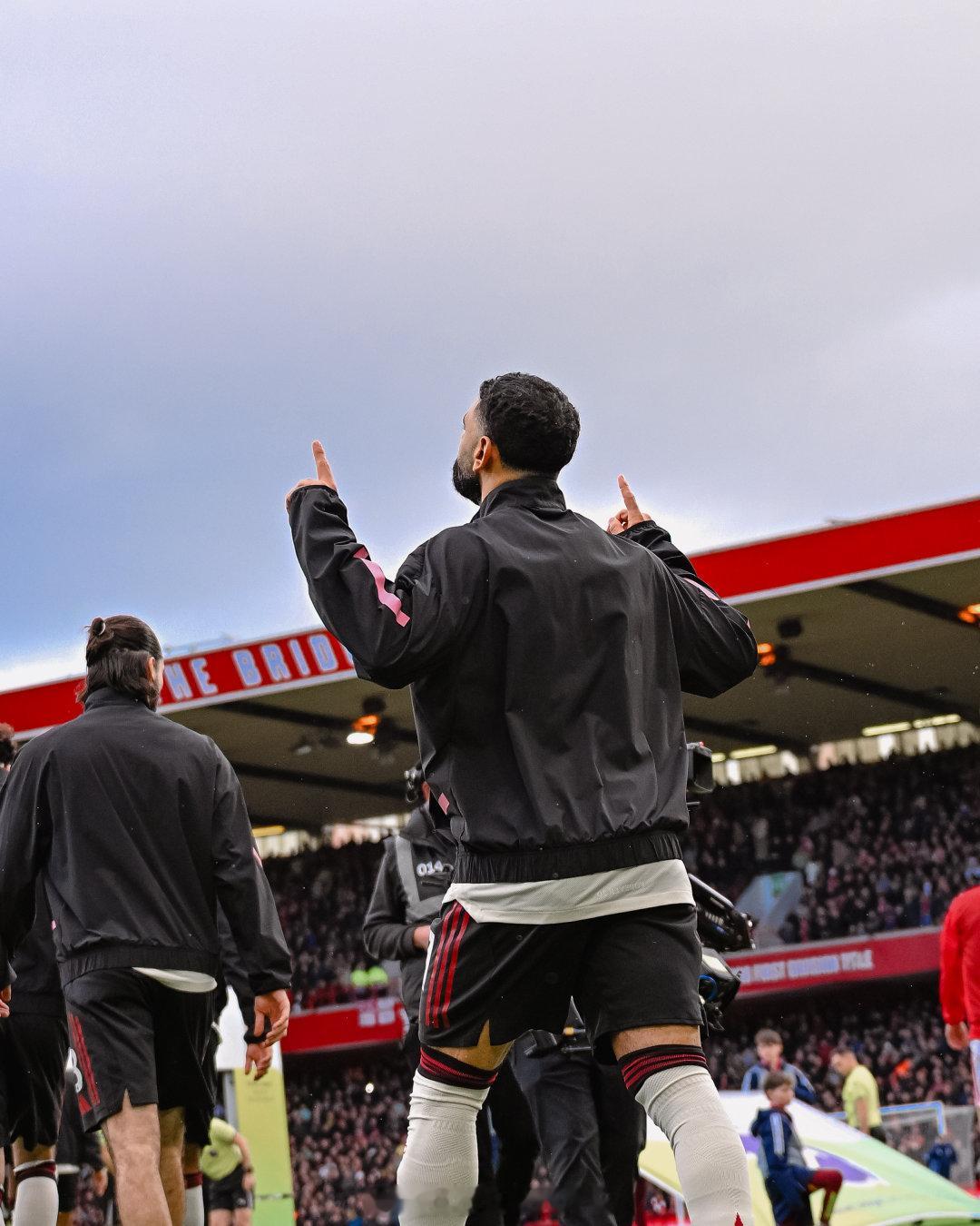 【苦不苦？看看利物浦】诺丁汉森林vs利物浦，原本首发的维尔茨，热身受伤无缘本场比