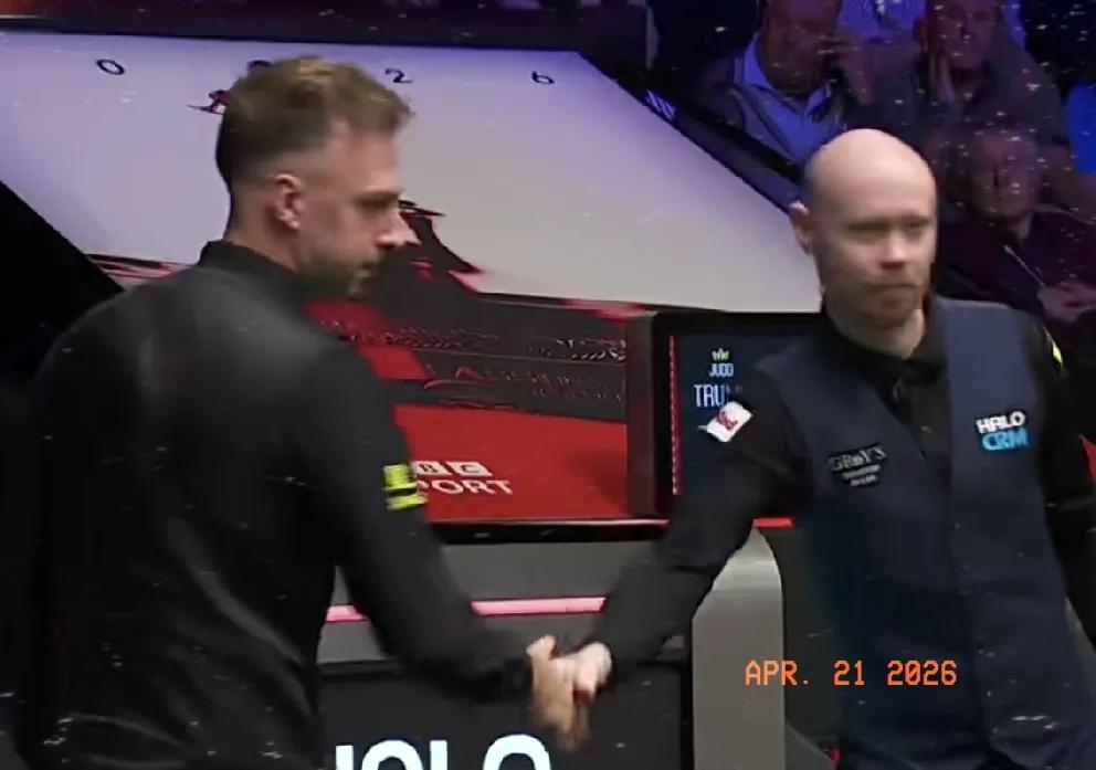 特鲁姆普太强势了！77-26拿下第9局，大比分5-4领先结束第一阶段比赛。
前半