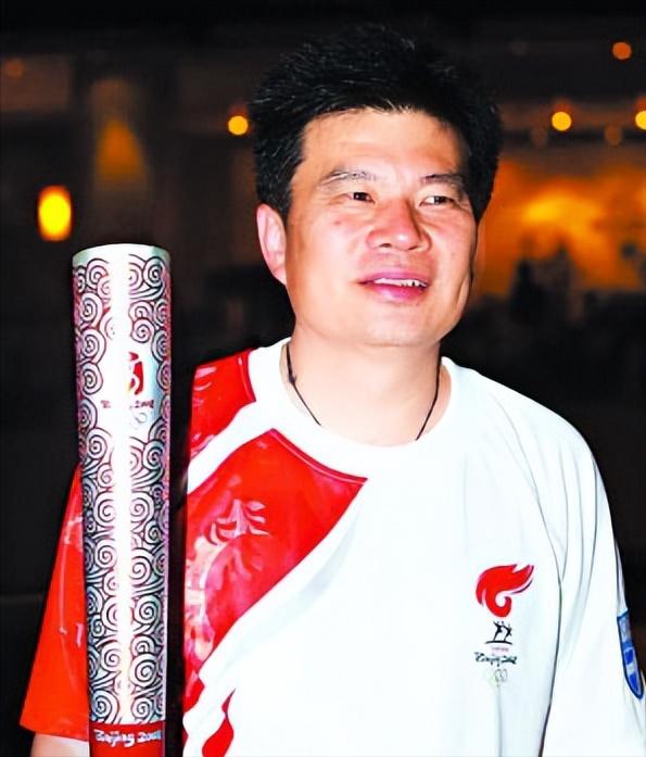 在退休三年半之后，国家体育总局体育器材装备中心副主任王明晏被查，他也是国家体总自