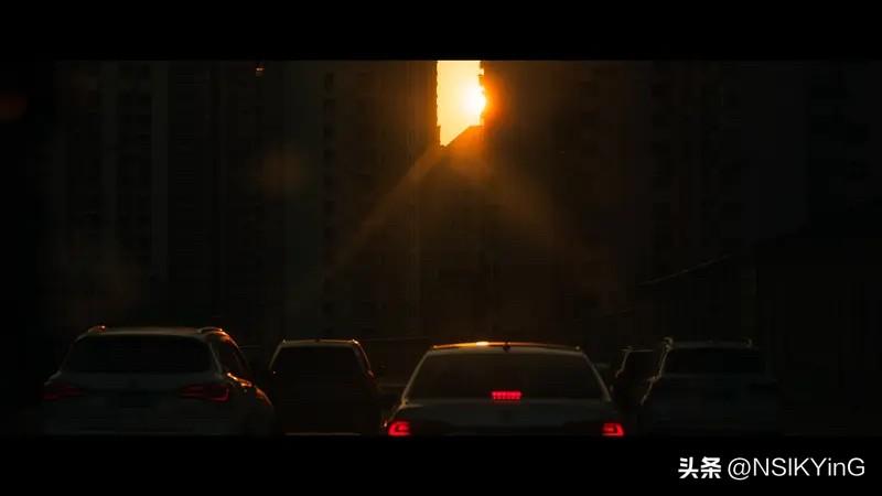 新年里爱上了逐日追光，
用镜头收藏每一刻温暖的收藏。