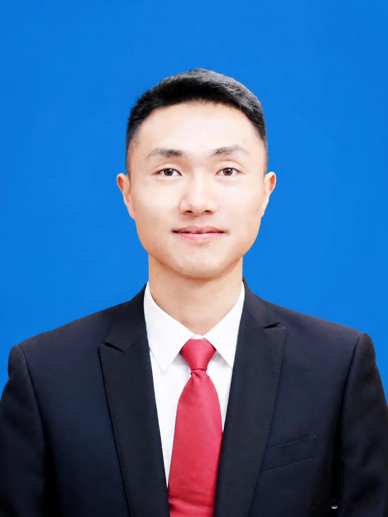 尹文杰，男，汉族，1992年9月生，中共党员，湖北省黄石市阳新县退役军人。他曾在