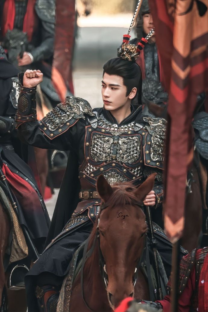 逐玉要播到张凌赫这个路透名场面了 张凌赫完全春风得意马蹄疾具象化了 逐玉要播到张