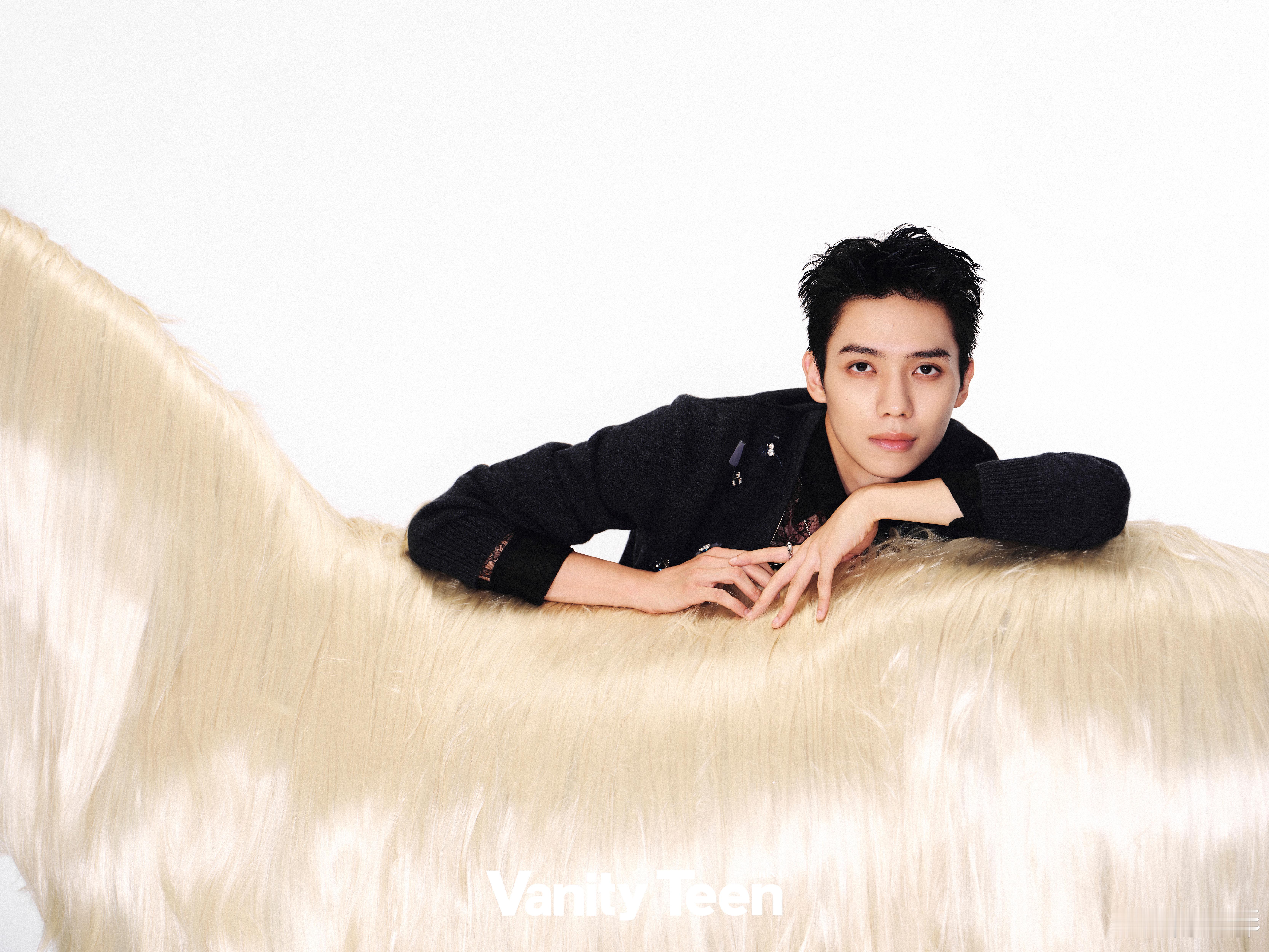 罗一舟有老钱那味了 的确是感受罗一舟有老钱那味了，看到这一组照片的时候，真的是好