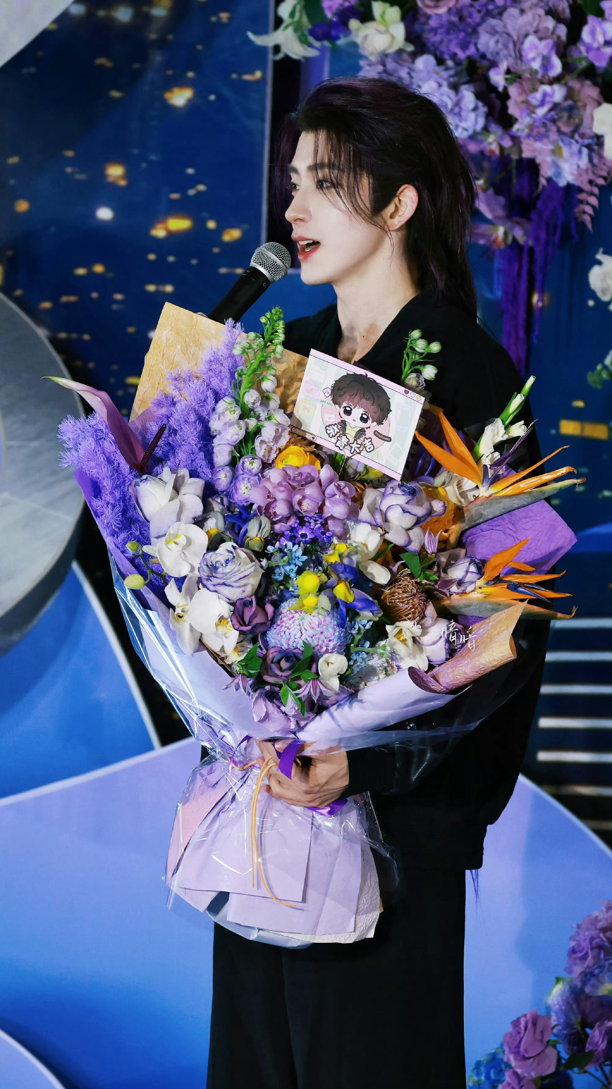 敖瑞鹏不二之臣杀青大吉，熟悉的紫色发尾，是白月啊 期待正片