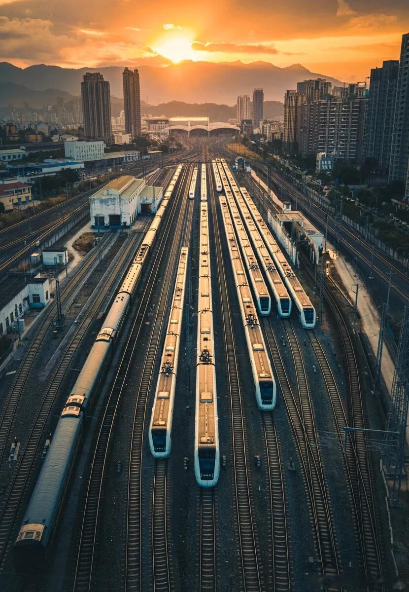 海外网友说只有中国在让世界变美好 中国速度的确给世界留下了深刻的印象，从基础设施