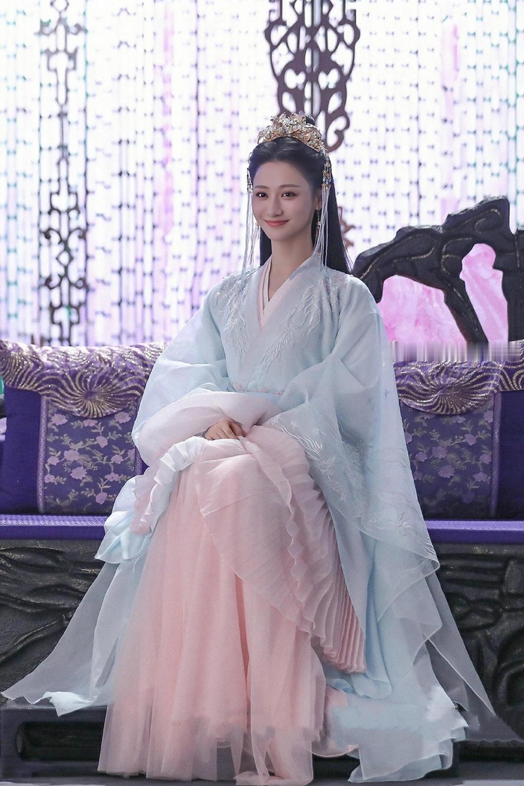 何宣林再扮离光青葵何宣林重现离光青葵 何宣林再扮离光青葵谁懂啊要哭了我真不行了！