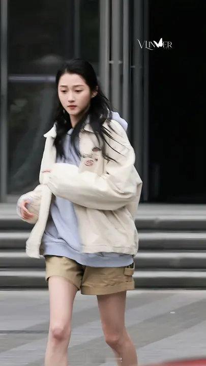 关晓彤给粉丝报销车费关晓彤给粉丝报销损耗费用关晓彤新剧开机仪式有变动，第一时间给