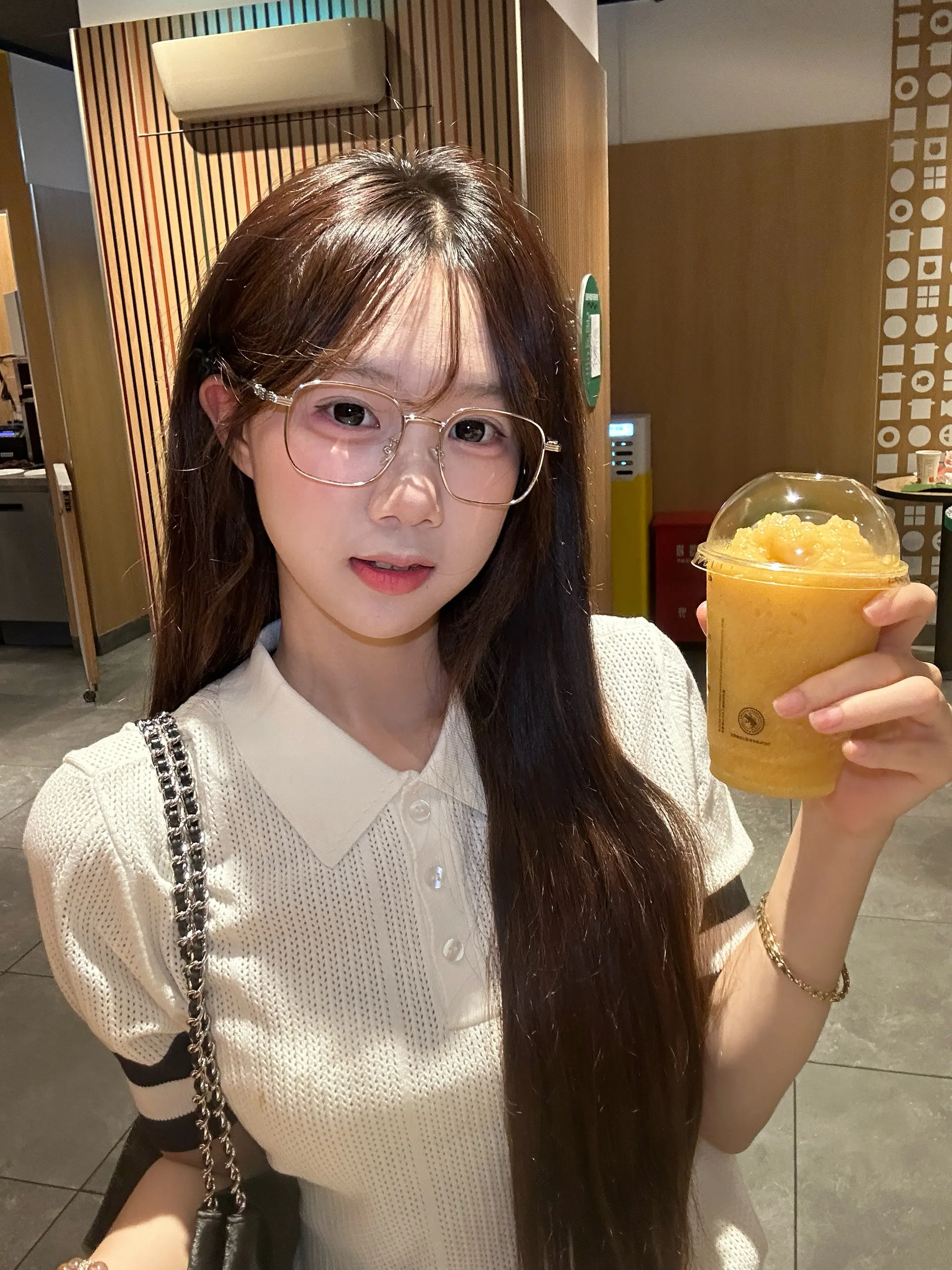 是吗 你总说爱我 可我一发脾气你就不理我 你只喜欢没有矛盾开心的我 而...