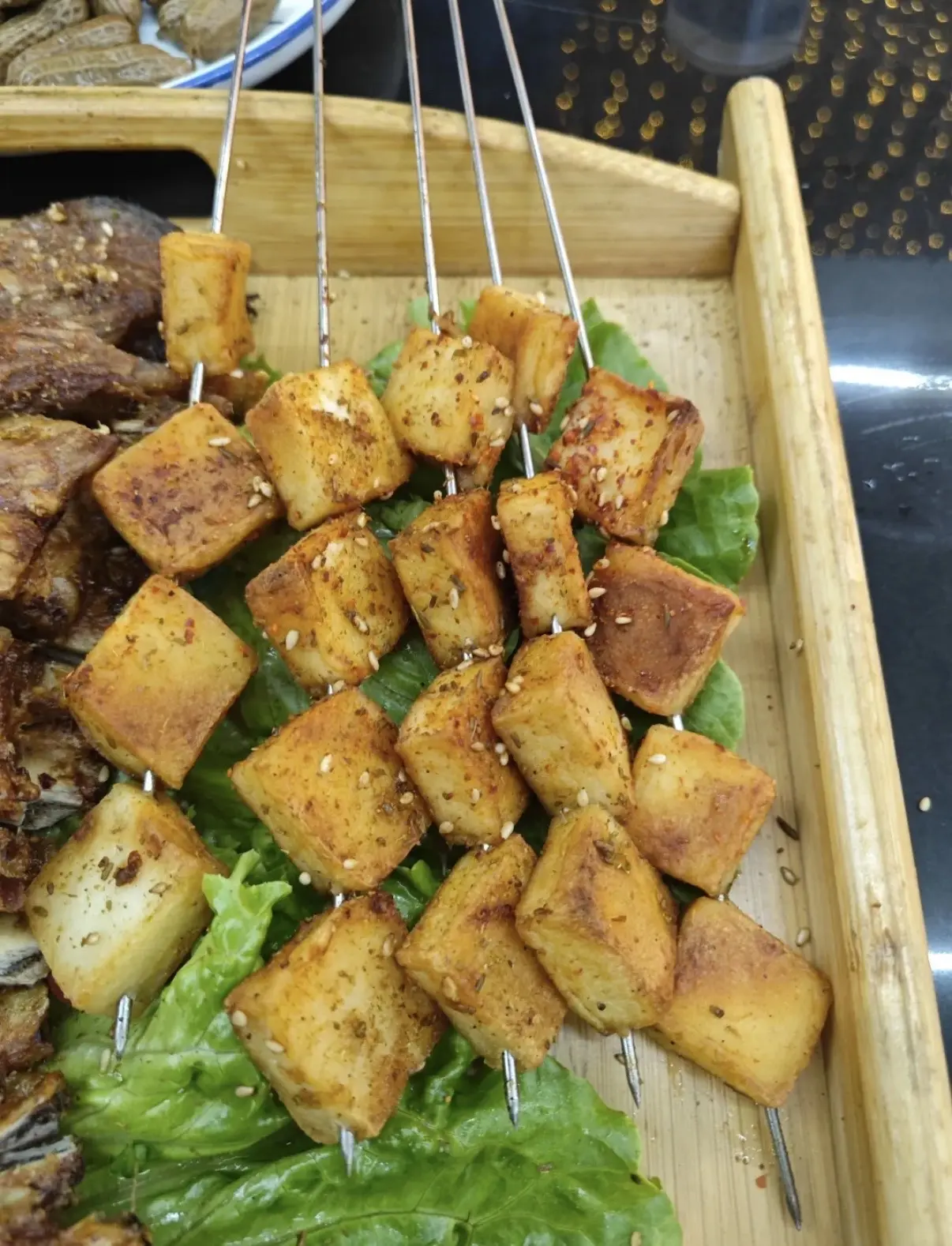 醉食人间烟火。