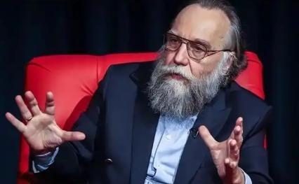 俄罗斯国师杜金曾说：中国放任委内瑞拉和伊朗沦陷，下一个遭殃的也将是中国自己。而且