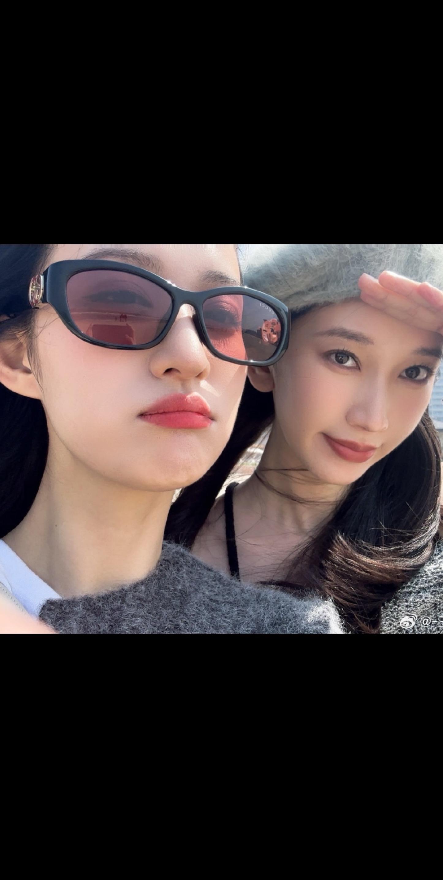 爱看一些美女同框。