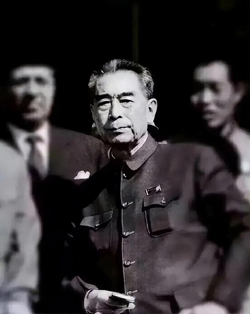 今天是周恩来总理逝世50周年，让我们一起缅怀他老人家吧！