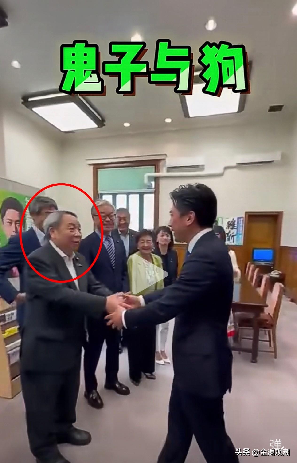 石平，这个可恶的汉奸被小泉进次郎接见握手，看他那鬼样，估计一辈子都不会洗手了！