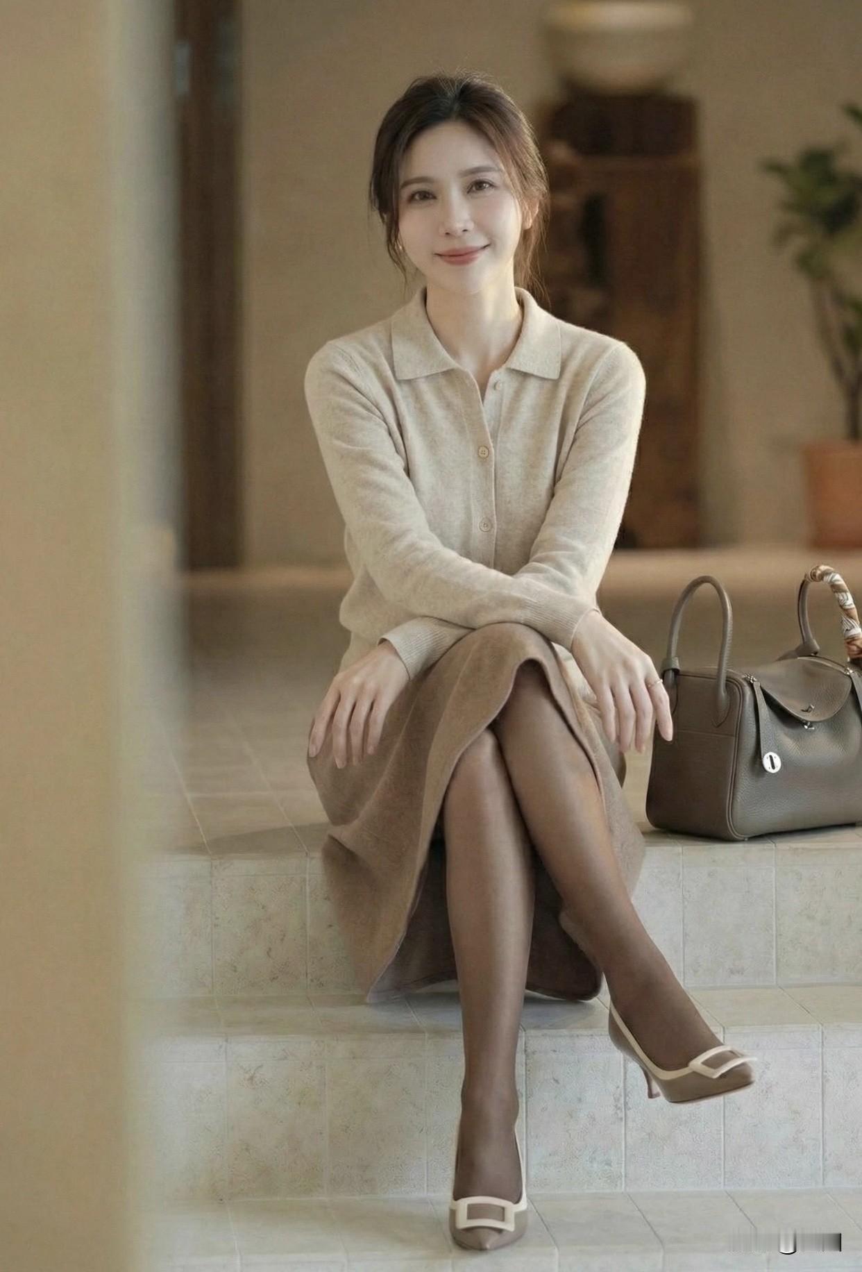 一周穿搭分享分享生活随手拍 如何展现女孩子的优雅气质?