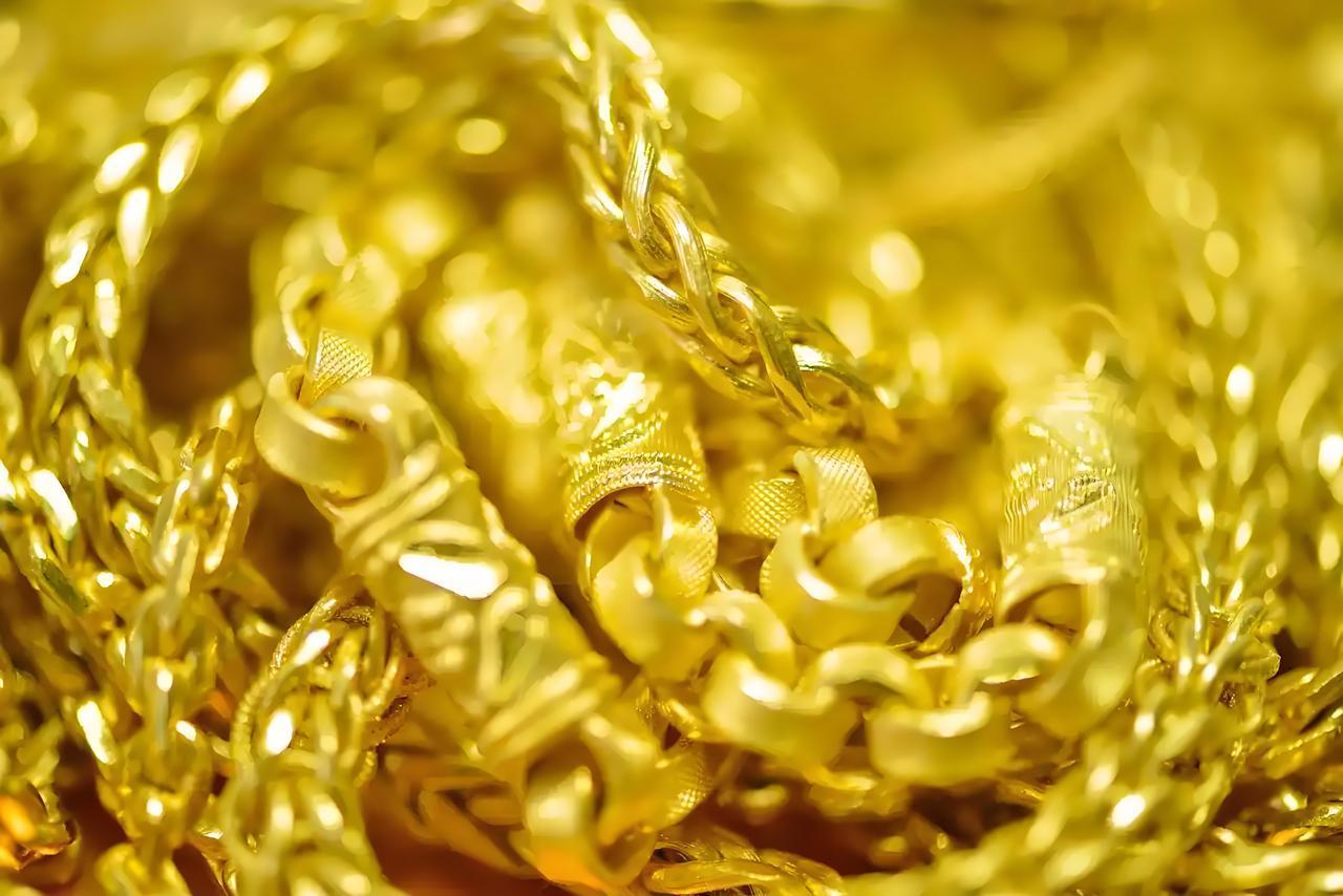 未来黄金会跌至350元吗? 未来黄金会跌至350元吗？按目前市场行情和基本面，可