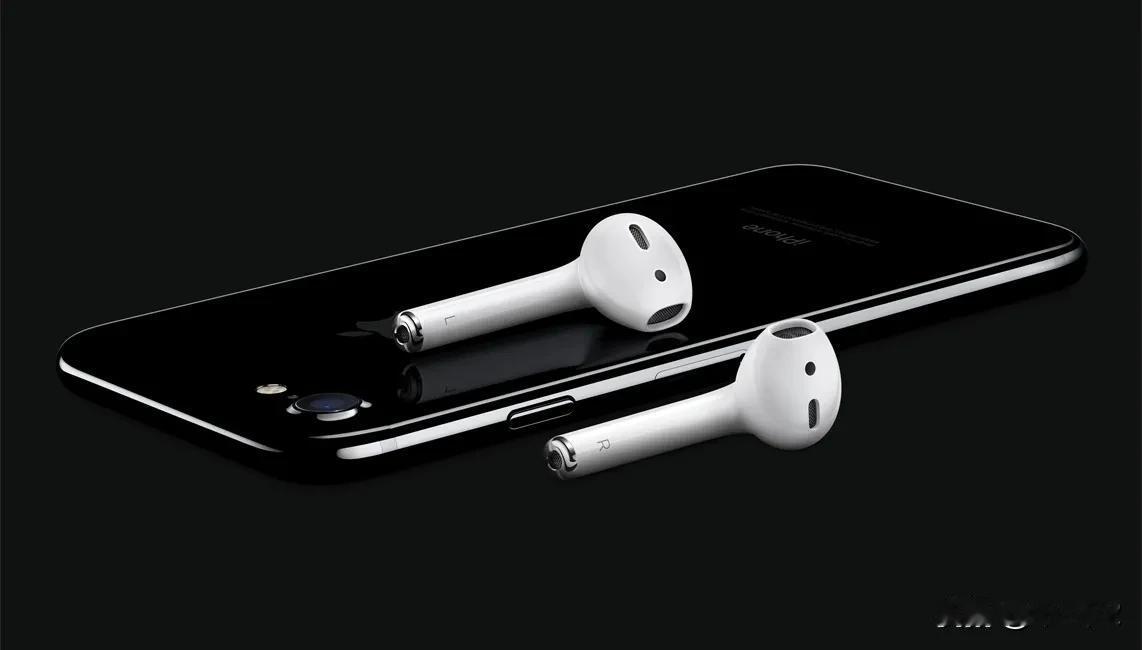 没想到，AirPods 已经用了10年了

苹果于2016年9月7日推出了首款A