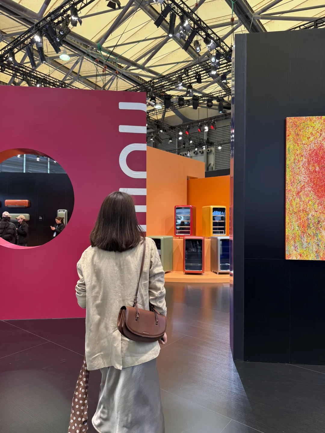 那些让家“活起来”的大胆色彩，在AWE找到了