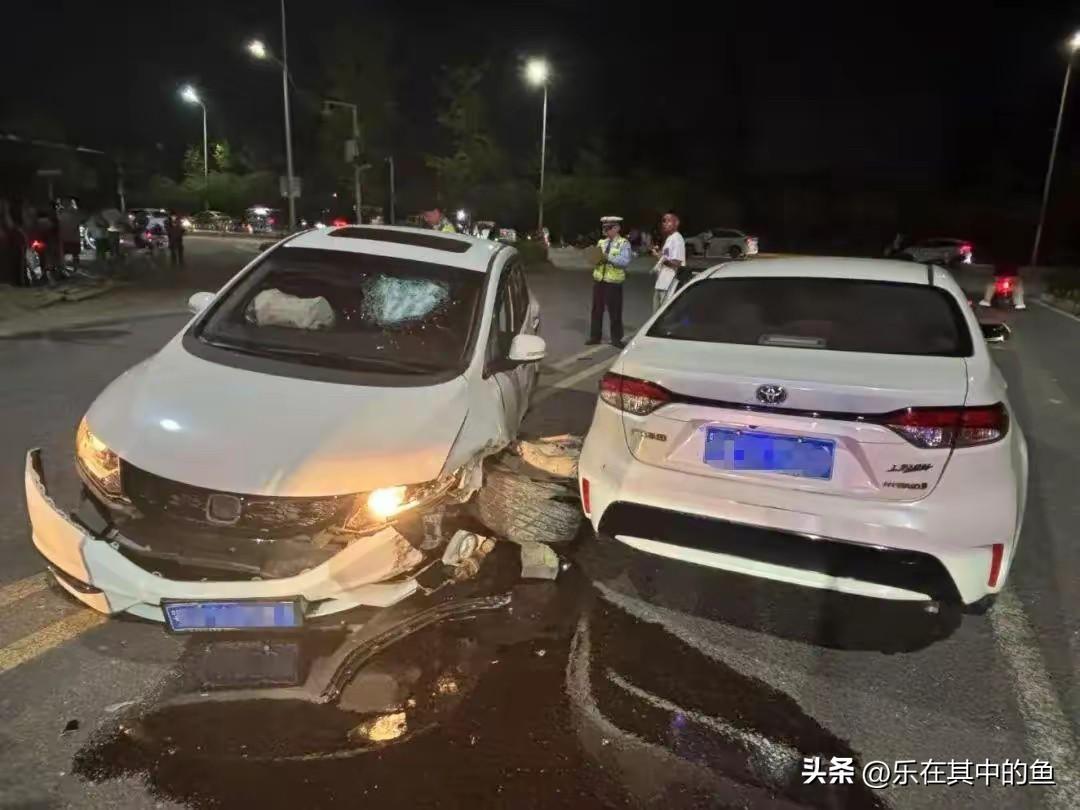 太痛心了！被醉驾司机顶行600米的交警蒋仲超在昏迷12天后，还是不幸牺牲了。
