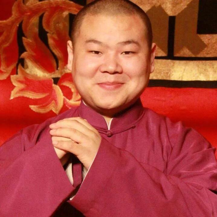相声演员，岳云鹏说，我经常刷短视频，看见那些突然回家，给父母惊喜的场面，我就想，