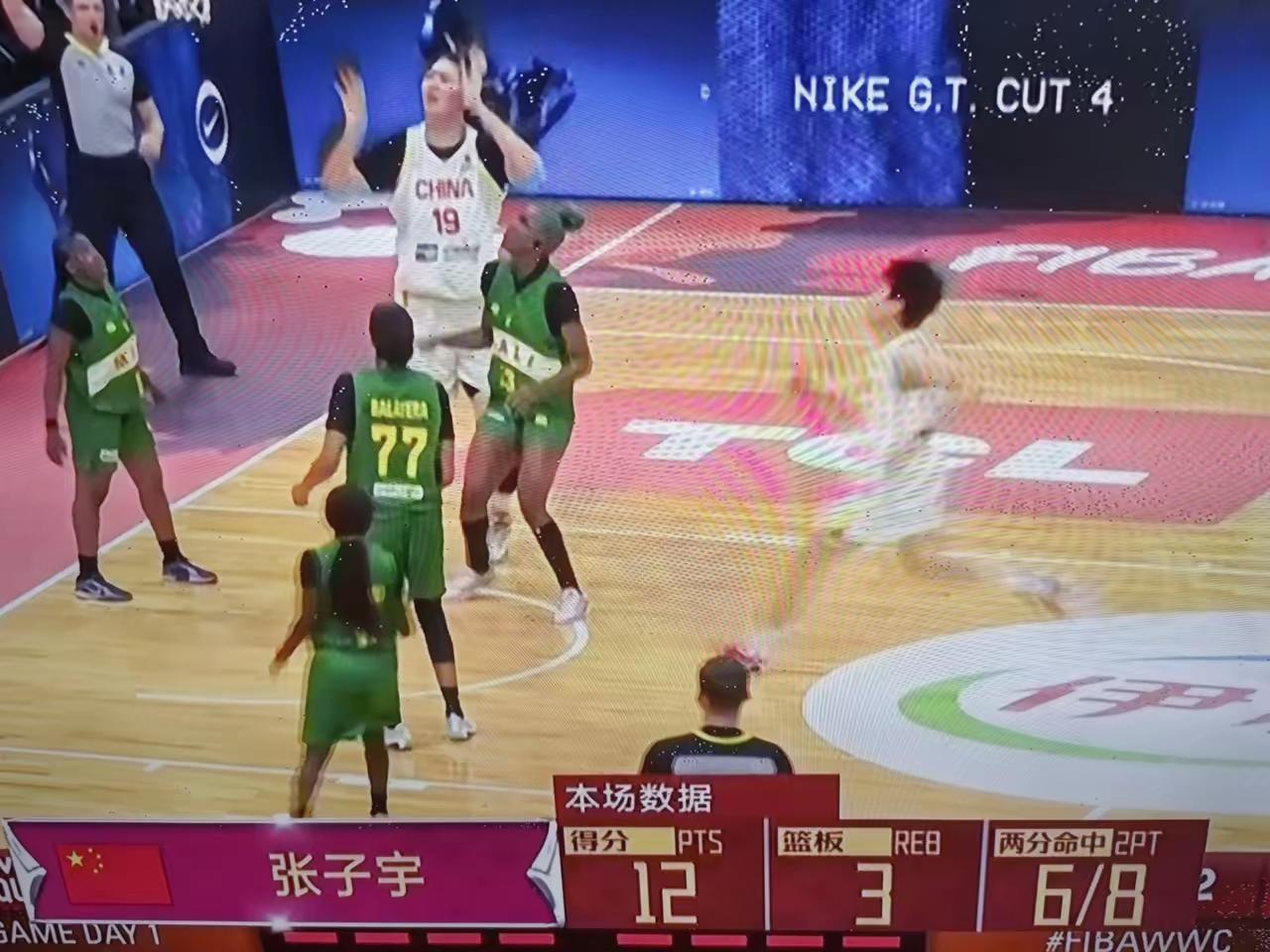 世预赛中国女篮第一战，81：68大胜马里女篮。
正如赛前宫指导所说的，中国内线是