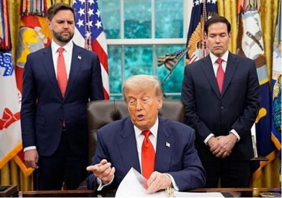 特朗普在前往日本的“空军一号”专机上向记者宣布，他不排除在2028年再次竞选总统