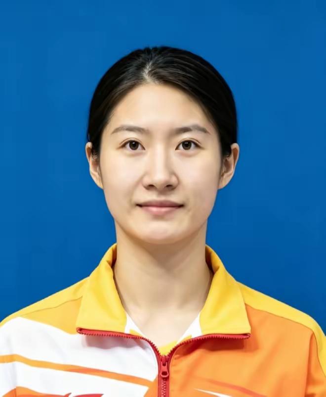 戴晓蝶，女，95后，浙江人，中共党员，2013年6月被中国人民解放军特种作战学院