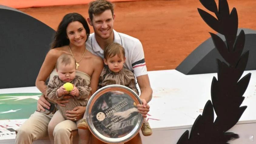 【好可怕！贾里妻子透露曾被人闯入房间：我要把你孩子装进棺材 】贾里在2024罗马