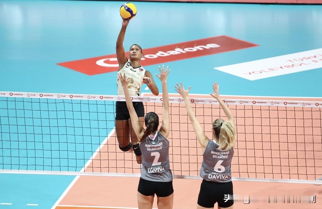 2025-2026赛季土耳其🇹🇷女排联赛常规赛第九轮，瓦基弗银行3-0巴切利