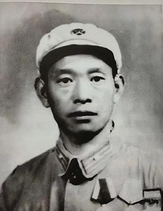 1938年，八路军破坏京汉铁路三个月毫无进展，连长正发愁时，一小兵毛遂自荐：“连