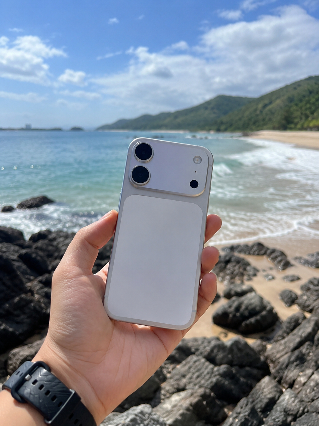 iPhone18Pro起售价或9999元不用想了，这波 iPhone 18基础款