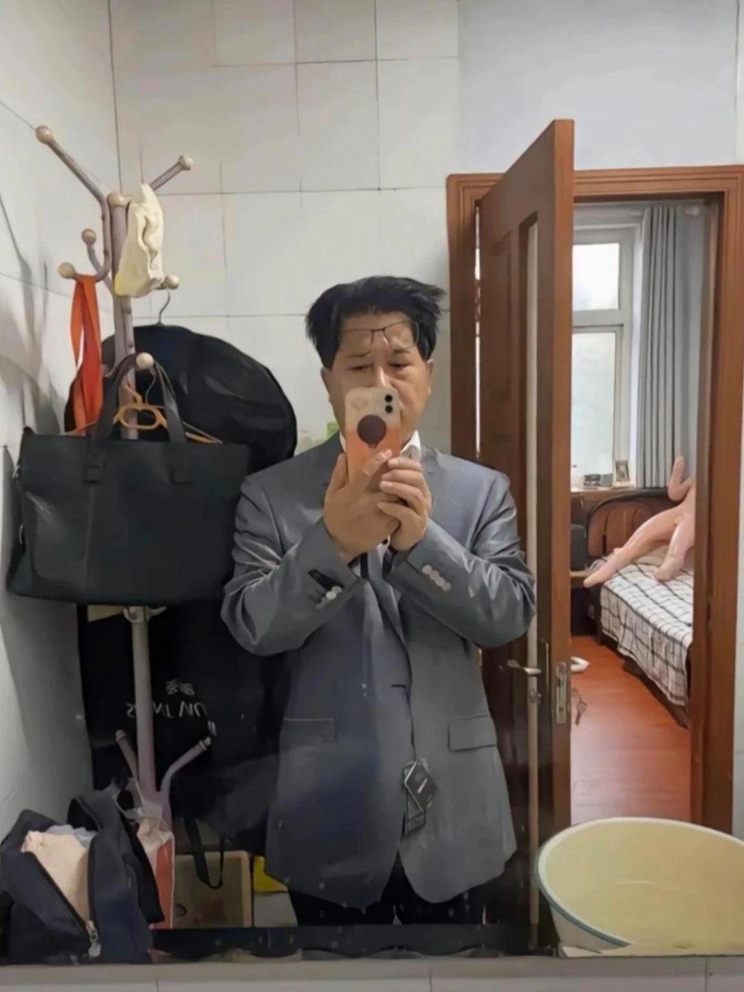 纯素颜，猜猜各都多少岁？
为啥素颜拍照就显丑？
我老婆的经历把我整明白了

我老