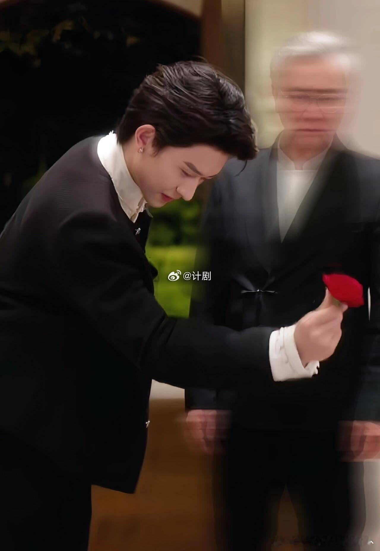 陈添祥姚冠宇叔侄同框 终于拍到陈添祥和姚冠宇同框了，之前只听过陈添祥叫姚叔。于雷