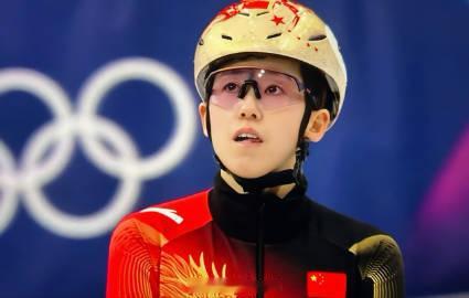 【范可新希望冰上冰下都是潇洒的样子】米兰冬奥会短道女子500米B组决赛，范可新比
