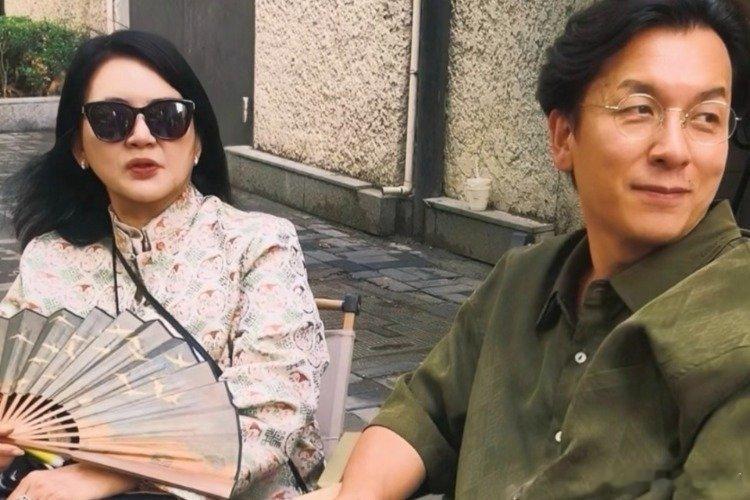 凤凰新闻【68岁胡慧中携女现身上海！26岁女儿身材肥胖，母女同框颜值差距大】近日