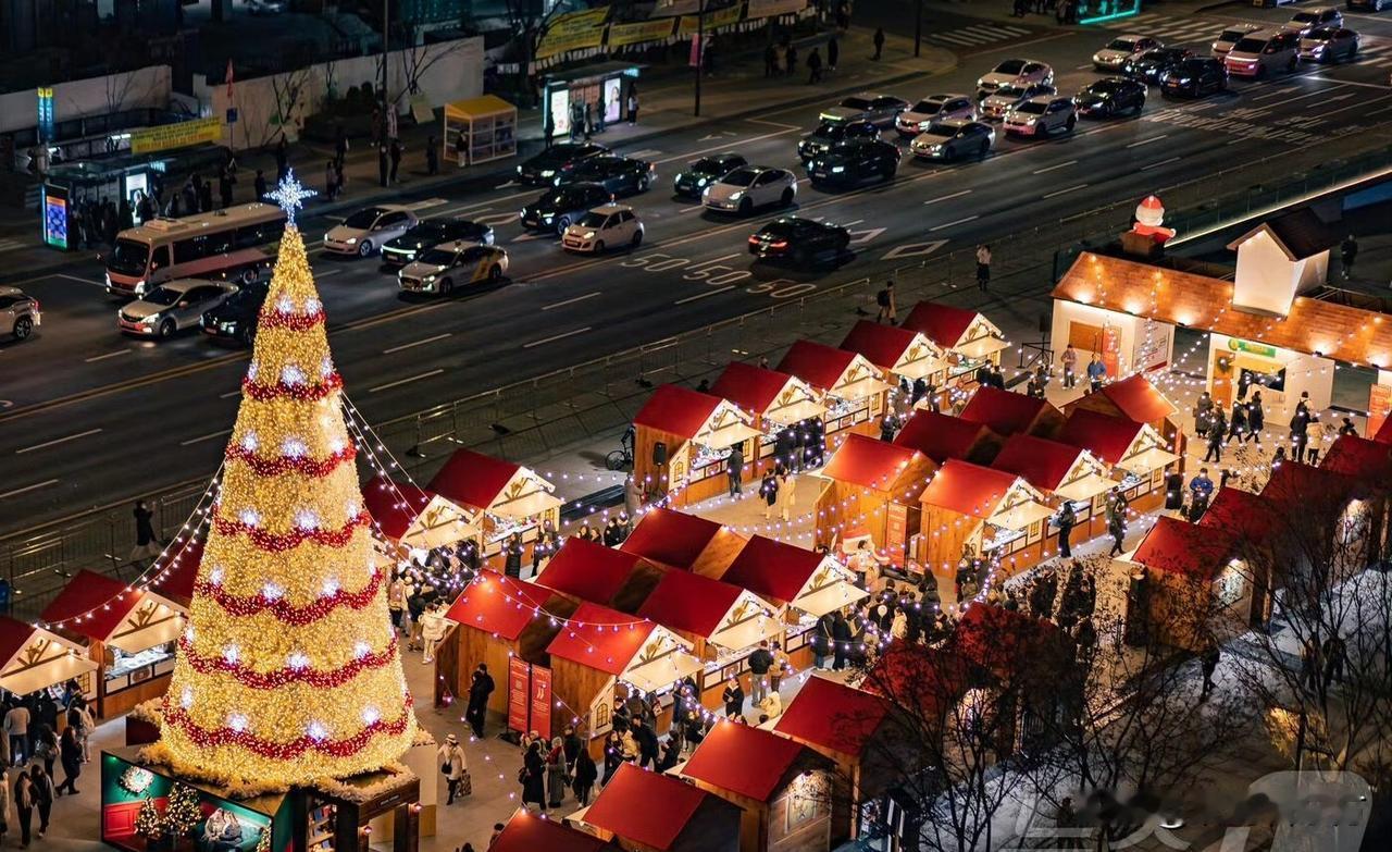 【岁末迎新季开启 首尔灯笼庆典举办至明年1月初】在岁末迎新季到来之际，首尔市多处