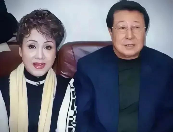 王心刚与李谷一的合作，堪称中国电影音乐与表演结合的典范！     王心刚主演的电