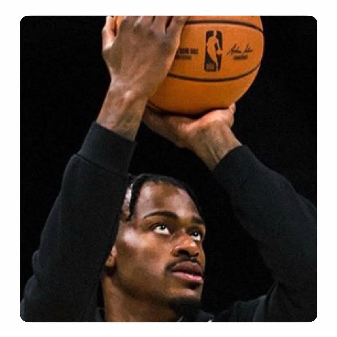 确实，彪哥投篮不看筐