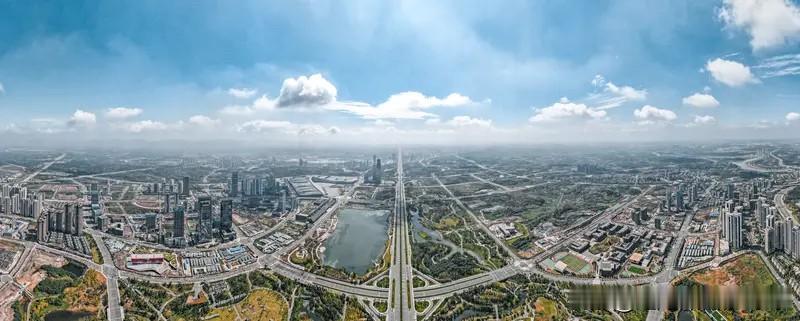成都近18个月楼市复盘：天府新区板块两轮调整，高端豪宅集体松动，市场进入下跌尾声