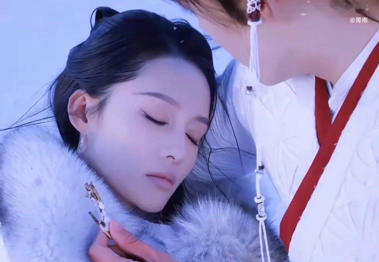 #霍展白是懂如何口是心非的#《七夜雪》中霍展白与薛紫夜的互动真是让人捧腹大笑，尤