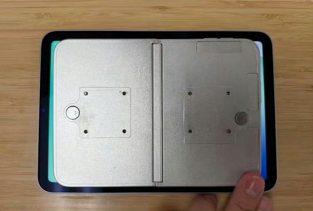 iPhoneUltra机模上手磨了这么多年，不知道苹果的折叠屏手机能不能一鸣惊人