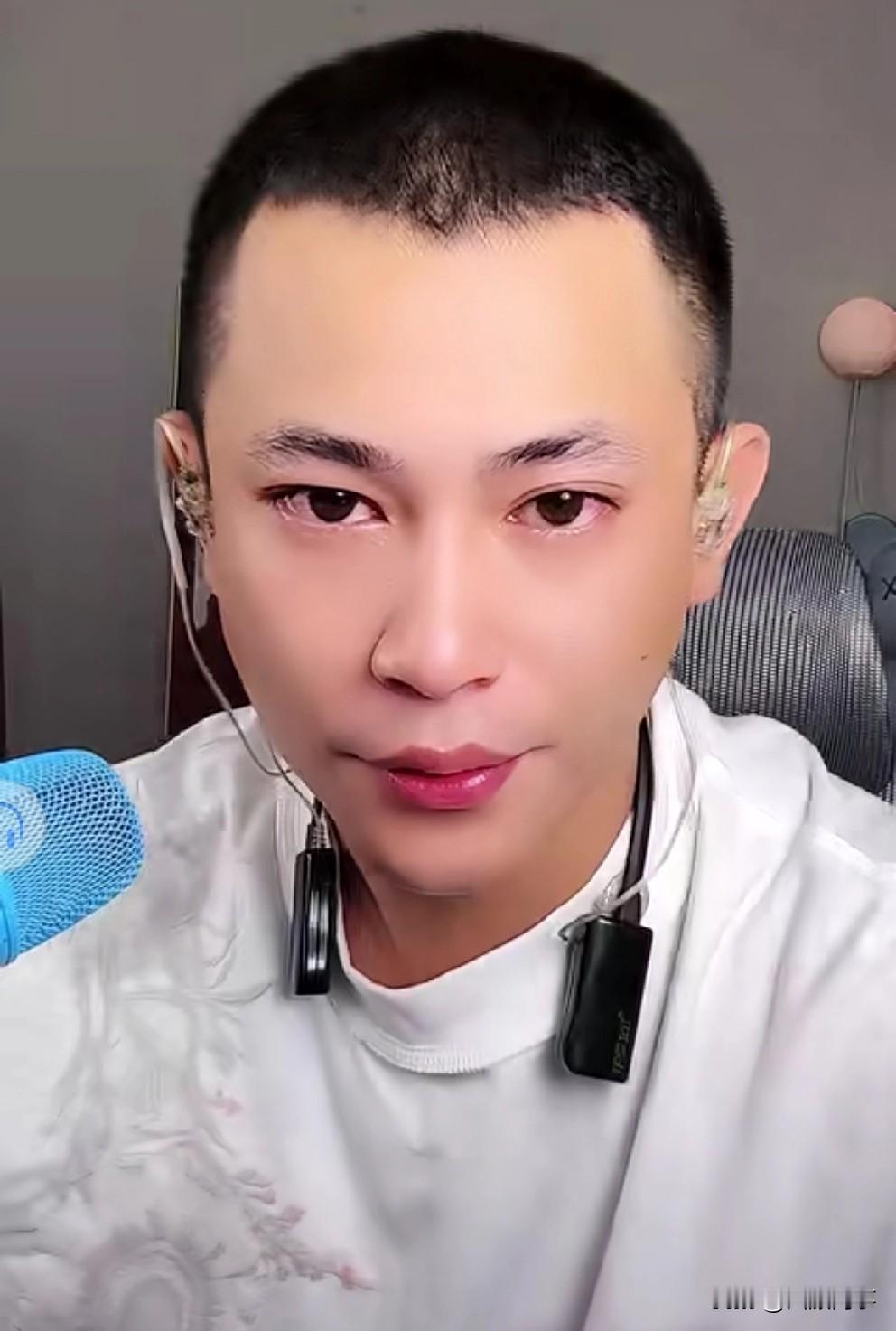 巴扎黑评价吴迪，剖析离开杭州原因。

          巴扎黑评价吴迪，曾经是