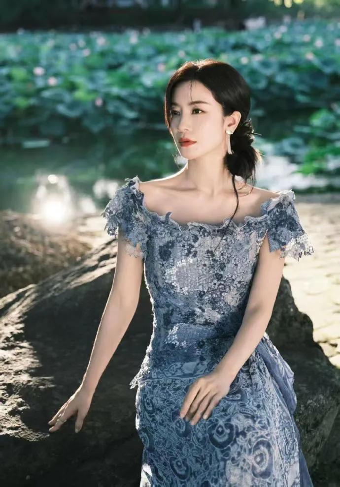 李晟发声：打破坐姿性别枷锁

李晟一句“女人不能这么坐吗”，如同一束光，照亮了长