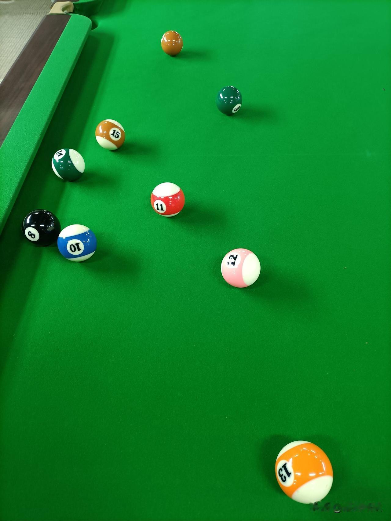 台球，这项融合了技巧、策略与风度的室内运动，以其独特的魅力吸引着全球爱好者。其乐