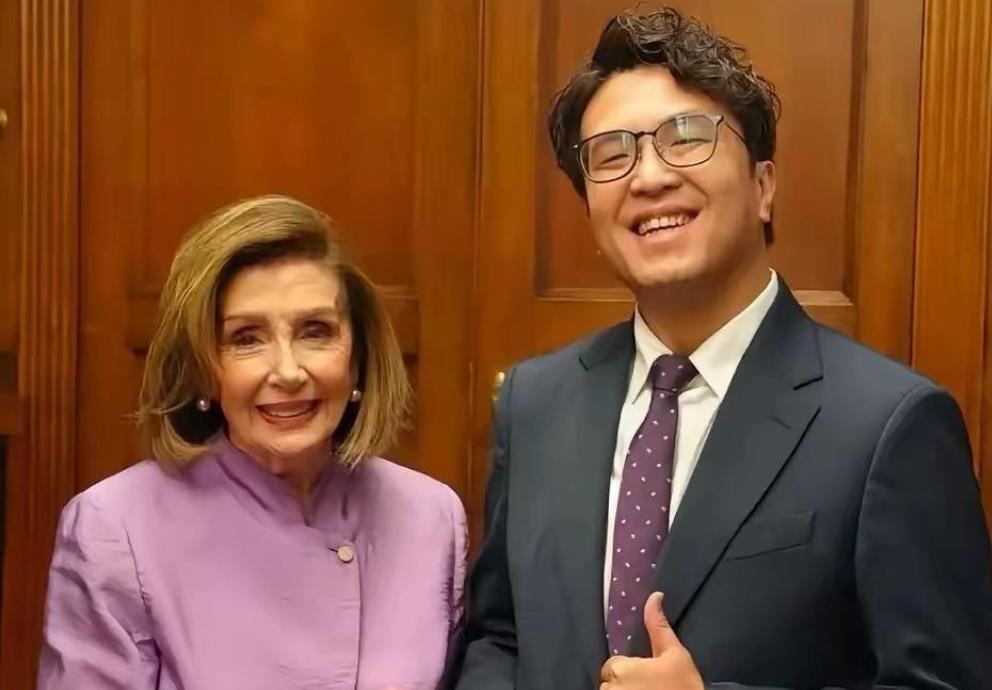 台湾各党派在亲美这条路上可以说黔驴技穷，或者说慌不择食了，就连退休多年且风烛残年
