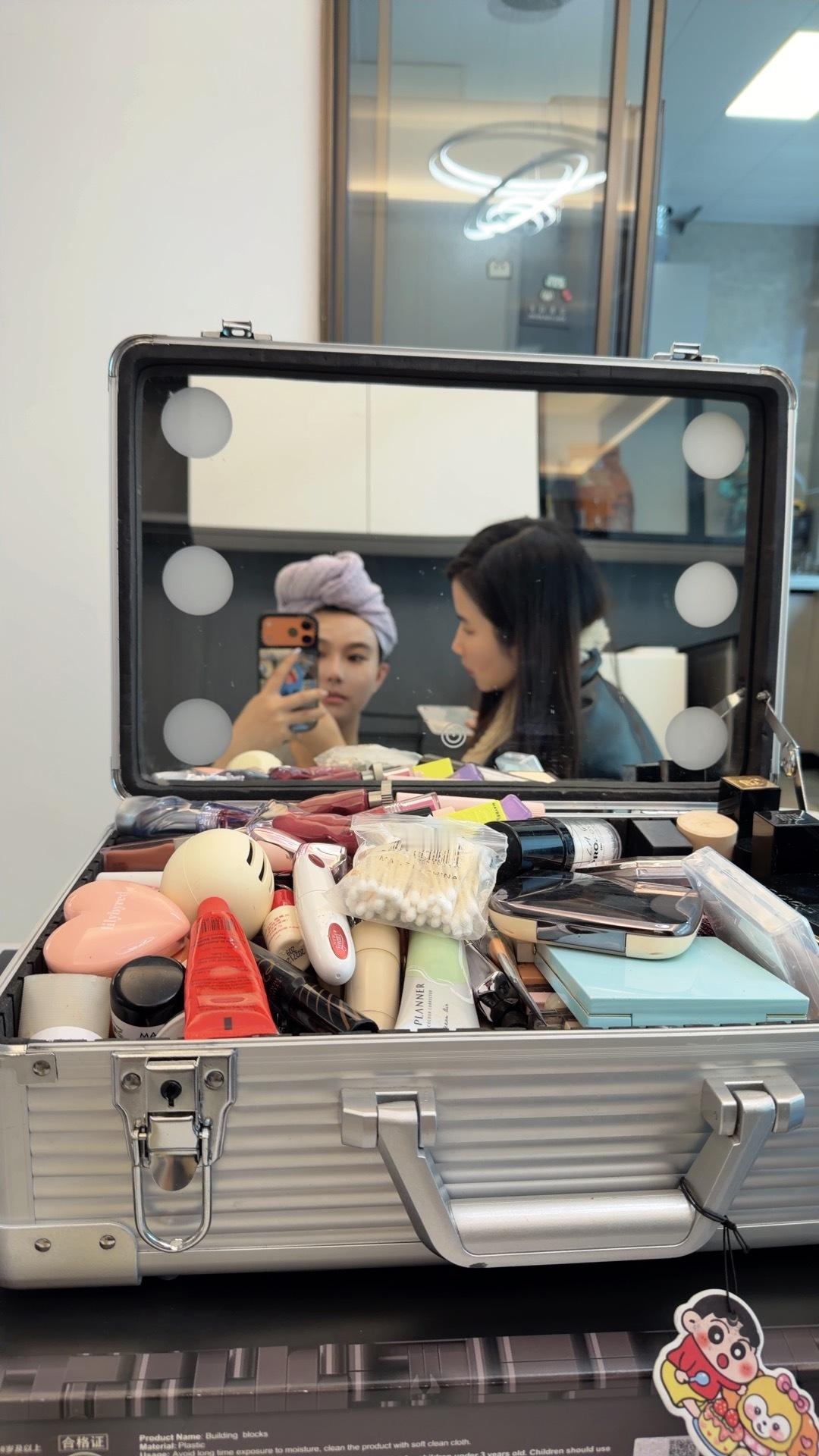 今天在办公室，整个跨年照！等我～ 合肥